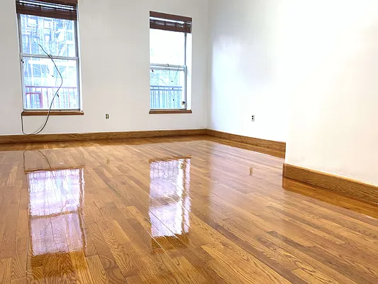 Rented by Tapiro Realty | media 1