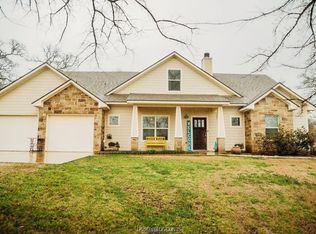 596 Oak Tree Ln, Franklin, TX 77856