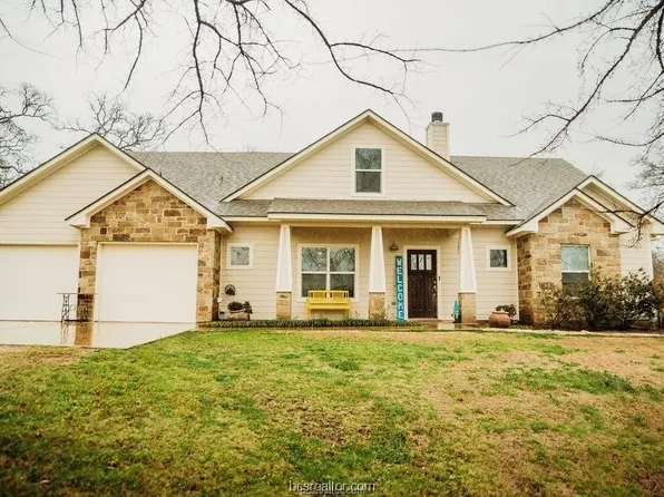 596 Oak Tree Ln, Franklin, TX 77856