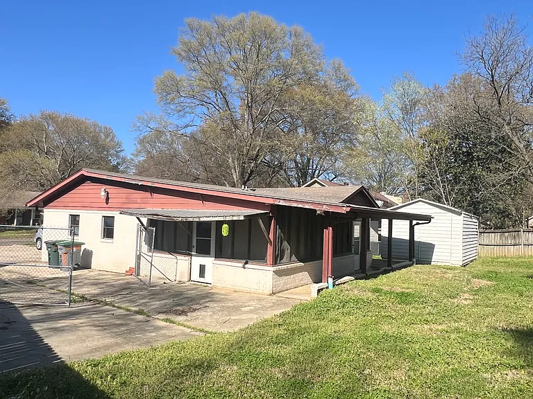 6357 Limewood Ave — Photo 10