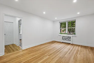 Sold by BREU CHURCHILL