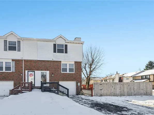 534 Hemlock Ct, Coraopolis, PA 15108