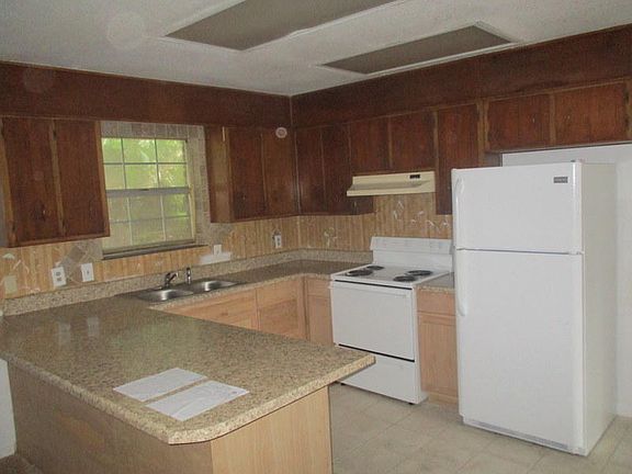 5th image of 353 Jonquil Ave NW