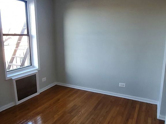 3rd image of 9131 Lamont Ave APT 4d