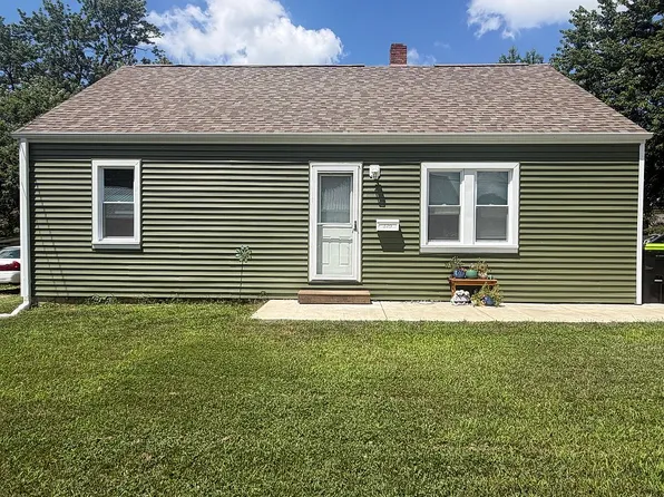 379 Cherry St, Pittsfield, IL 62363