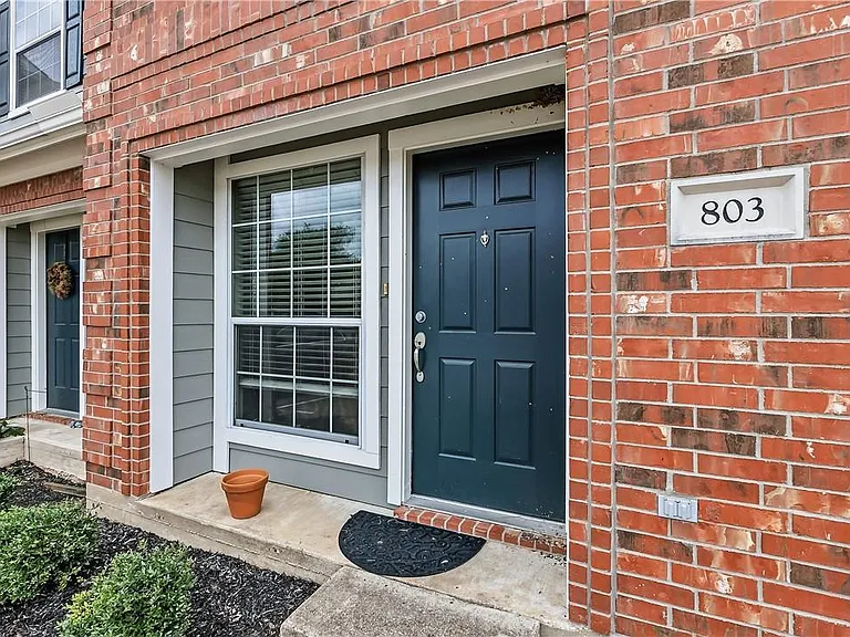 1001 Krenek Tap Rd #803 — Photo 2