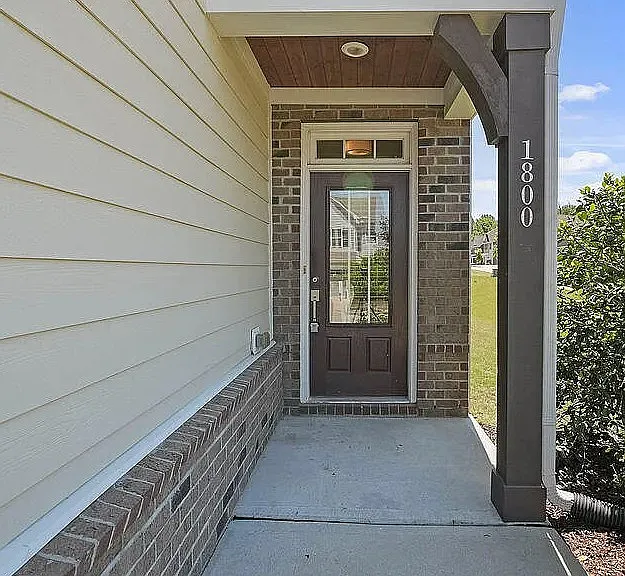1800 Birdhouse Ln — Photo 3