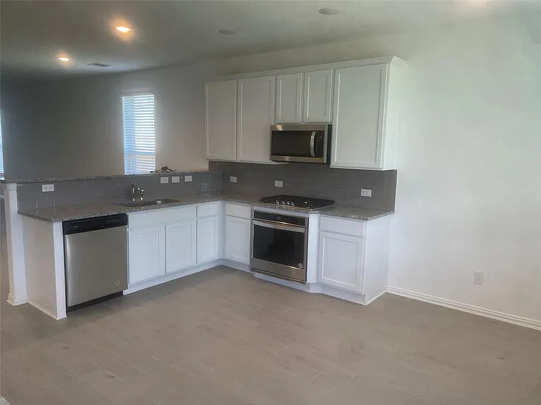 8111 Royal Palm Ct — Photo 5