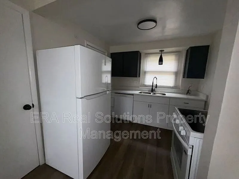 2 bed, 1.0 bath, $1,000 — Photo 3