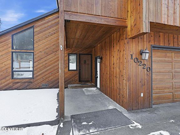 3rd image of 10220 Silvertip Cir