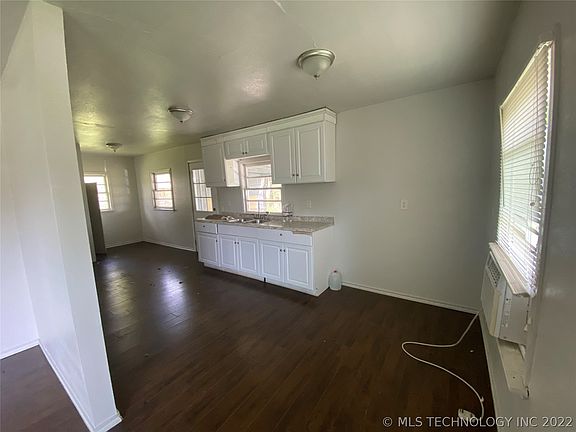 3rd image of 604 E 2nd St