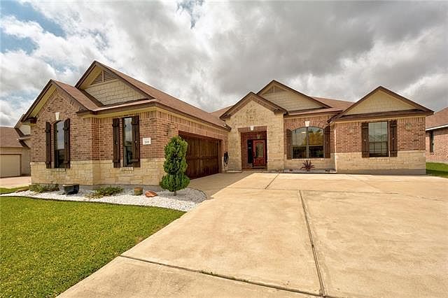 1st image of 709 Willow Walk Dr