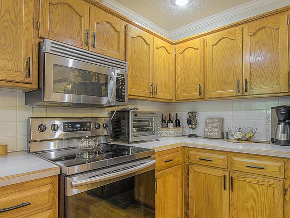 3rd image of 1101 SE Princeton Dr