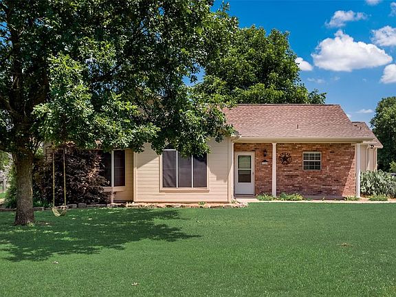 4th image of 320 Overland Dr