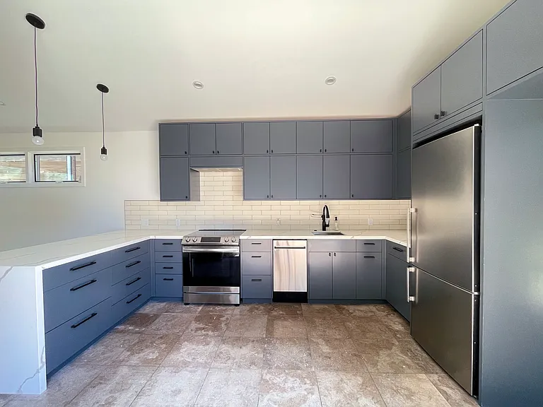 5285 N College View Ave — Photo 8