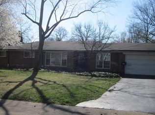 822 Garland Pl, Saint Louis, MO