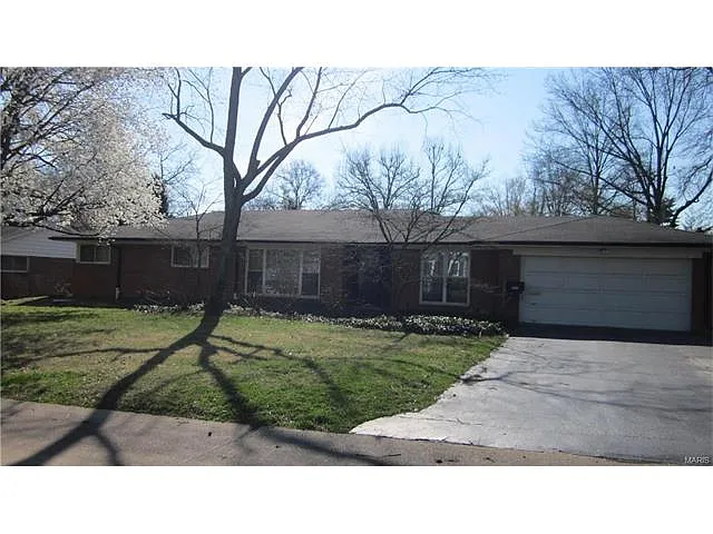 822 Garland Pl photo 1