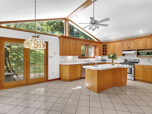 3rd image of 2965 E Elfinwild Rd