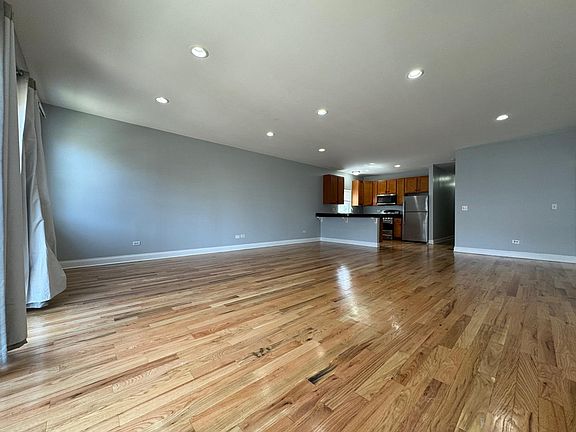 3rd image of 1030 N Monticello Ave #1F