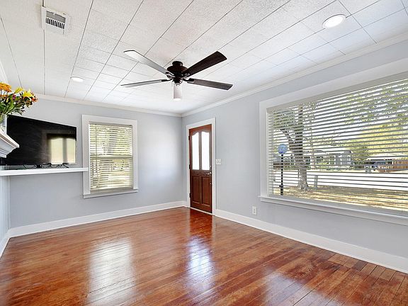 3rd image of 717 S Laurel Ave