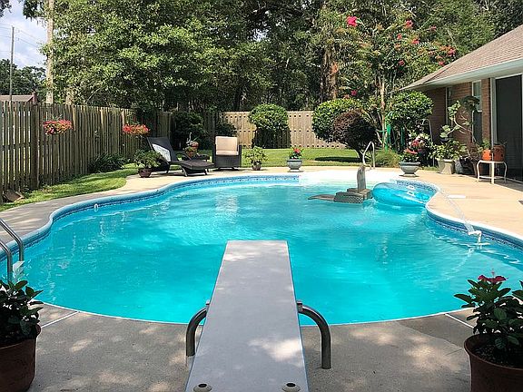 3rd image of 1701 Donegal Dr