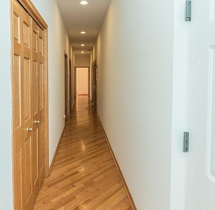 4th image of 2529 N Southport Ave #3N