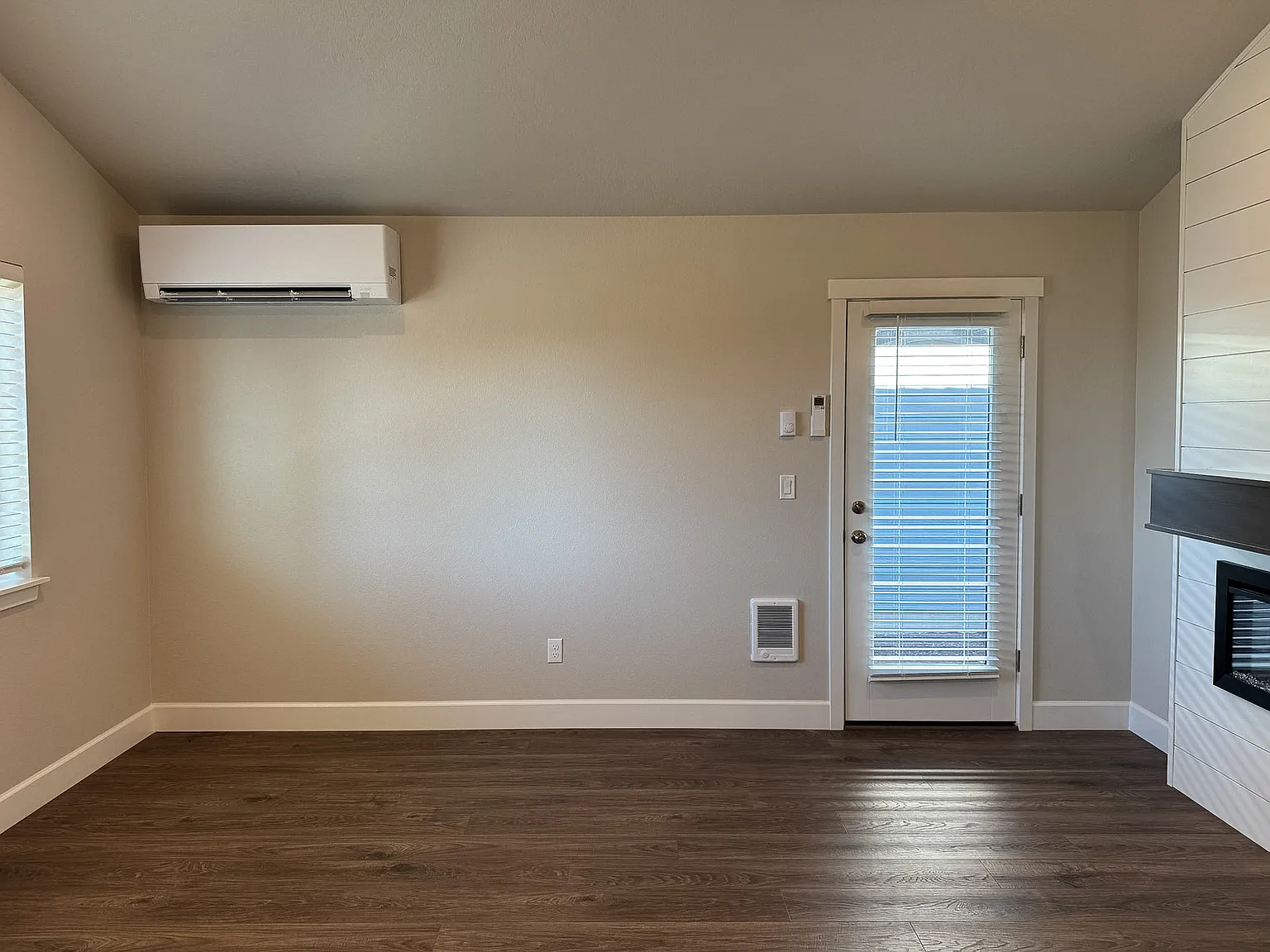 3 bed, 1102 sqft, $2,350 — Photo 3