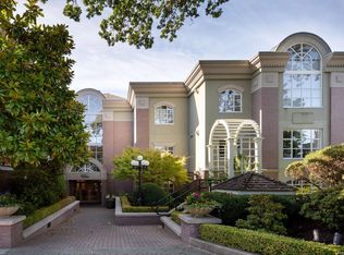 2277 Oak Bay Ave #203, Oak Bay, BC V8R1G6