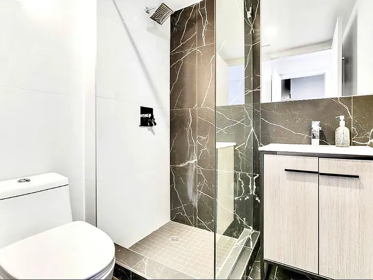 1543 E 19th St #8R — Photo 9