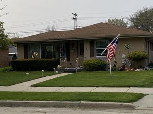 1126 Sheraton Dr, Racine, WI 53402