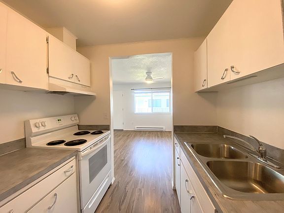 2nd image of 702 S Oakes St APT 11