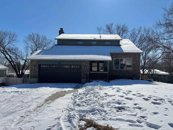 1807 Calle De Loma Dr, Emporia, KS 66801