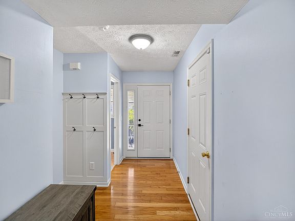 2nd image of 5925 Marsh Cir