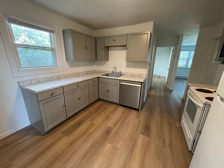 140 Howard St #2 — Photo 1