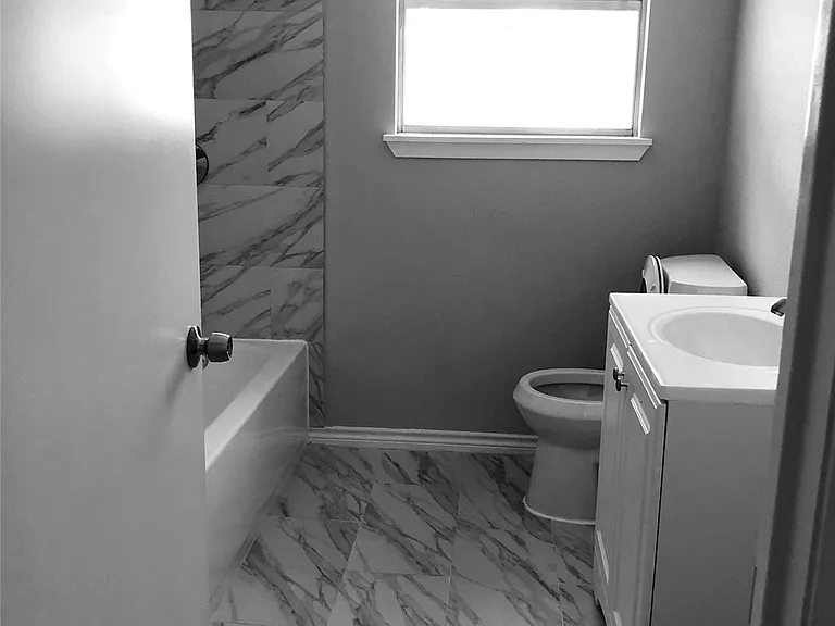 509 Avenue J — Photo 10