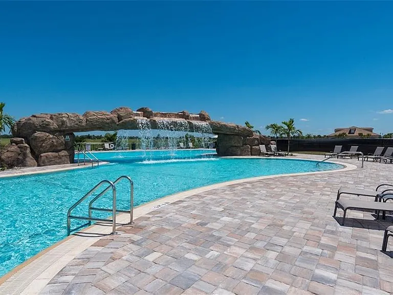 17520 Gawthrop Dr #203 — Photo 35