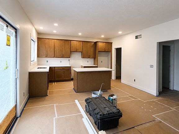 5th image of 4711 Willow Cir