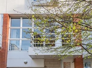 1747 W George St, Chicago, IL 60657