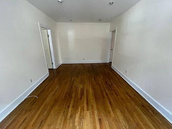 4th image of 30-02 Broadway #33