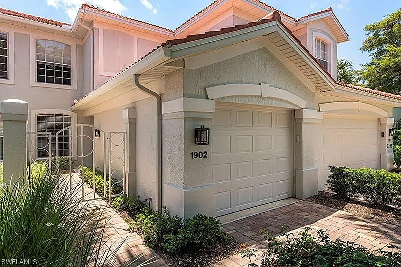 2 bed, 2.0 bath, 1633 sqft, $7,700 — Photo 1