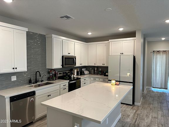 4th image of 16935 W DIANA Avenue