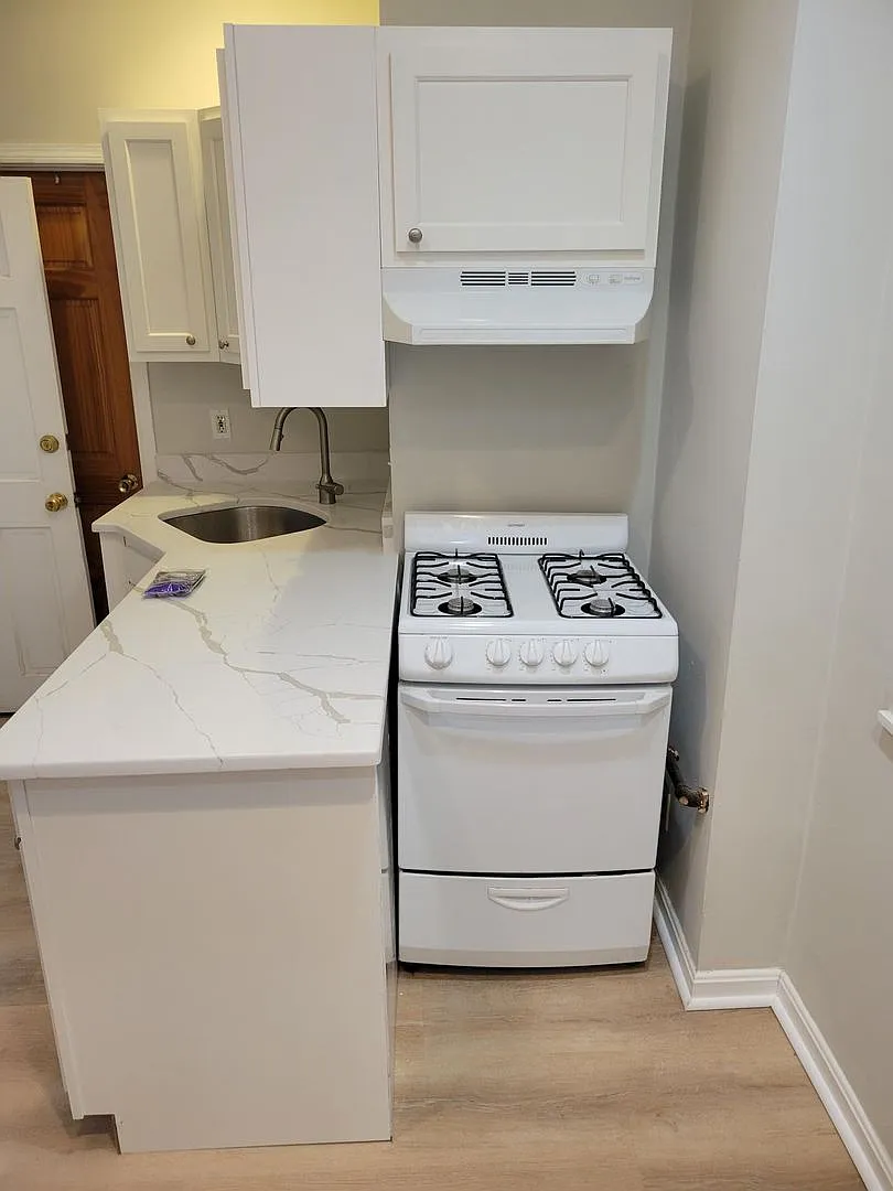 Charming & Updated 2-Bed in Prime Beacon Hill — Photo 3