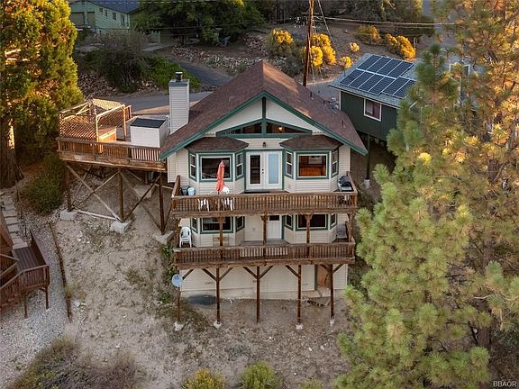 2nd image of 42889 Monterey St
