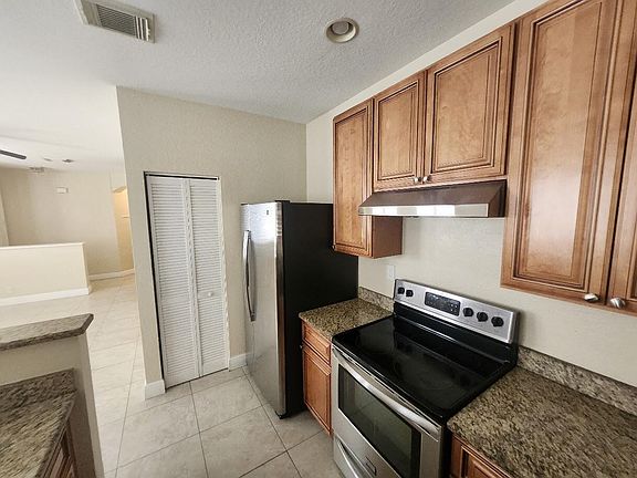 3rd image of 3189 Laurel Ridge Circle