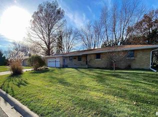 209 Westshore Dr, Morton, IL 61550