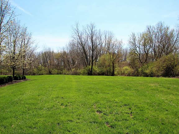 3rd image of 392 Riverby Ln