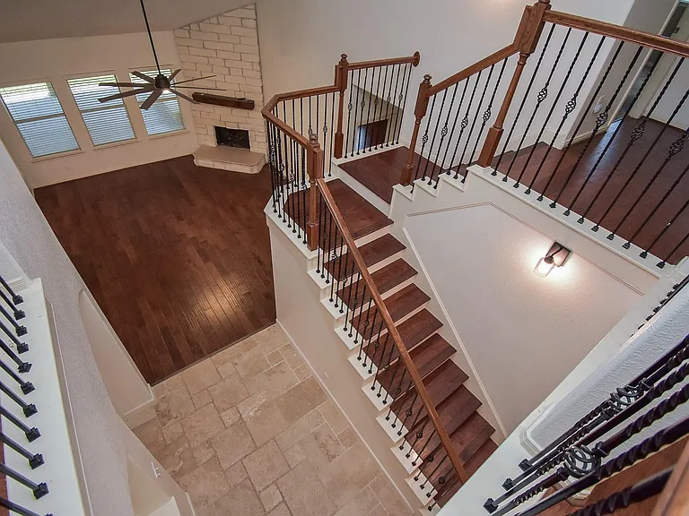 16915 Locust Springs Dr — Photo 22