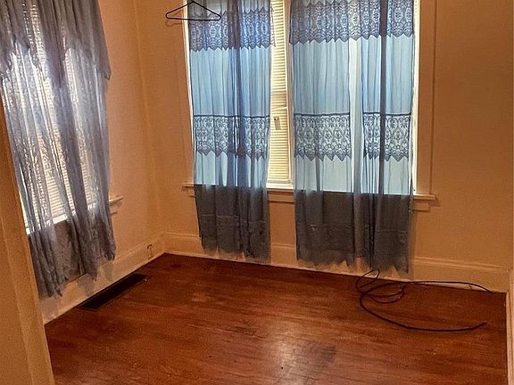 5th image of 4705 Farlin Ave