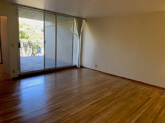 2nd image of 500 Peninsula Ave #3