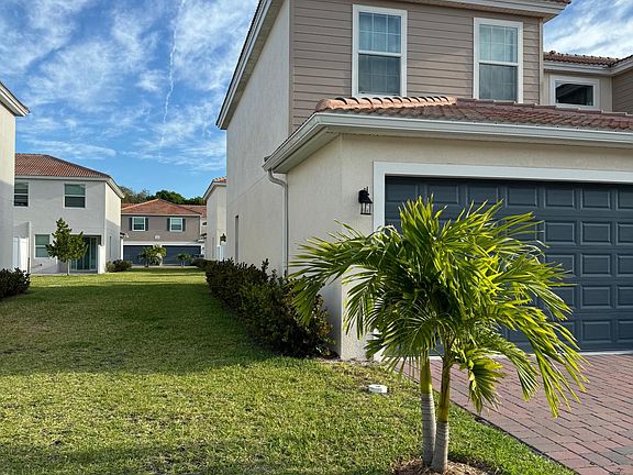 3rd image of 1800 Noel Pl Unit 106